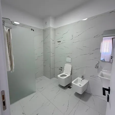 House Albania شقة