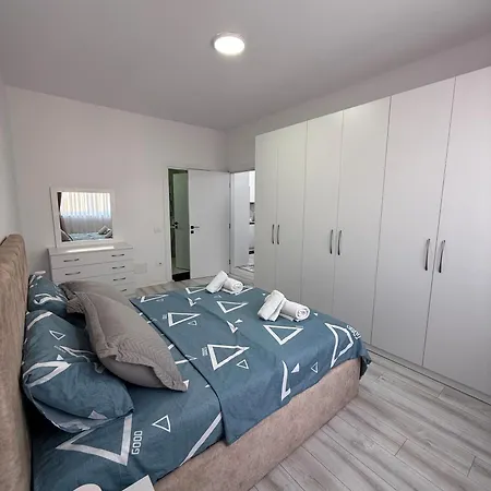 Appartamento House Albania Kamez