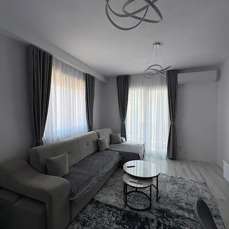 Appartamento House Albania Kamez